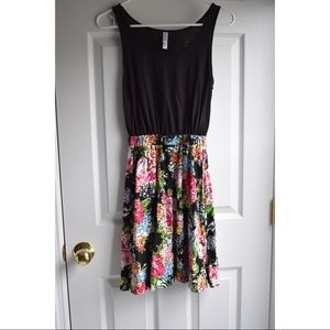 CLEARANCE❗Xhilaration Floral Casual Dress - S